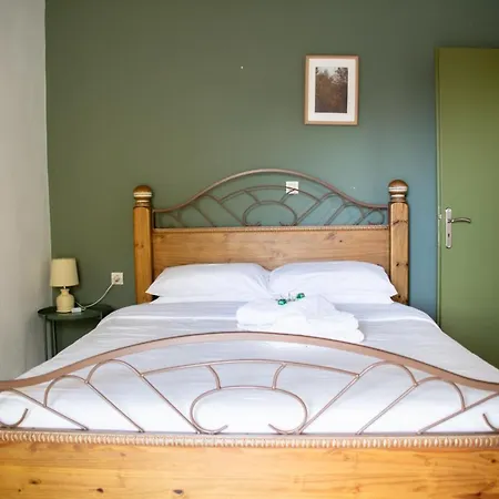 Anastasios Olive Garden Petalídhion