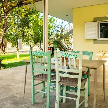 Anastasios Olive Garden Apartment