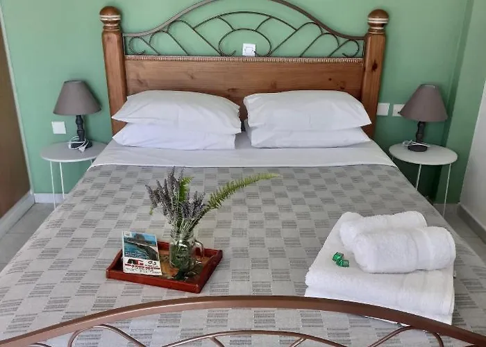 Anastasios Olive Garden * Petalídhion