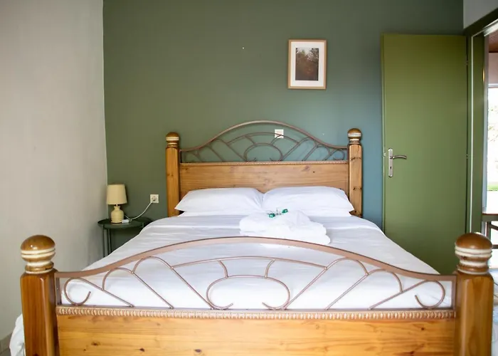 Anastasios Olive Garden Petalídhion