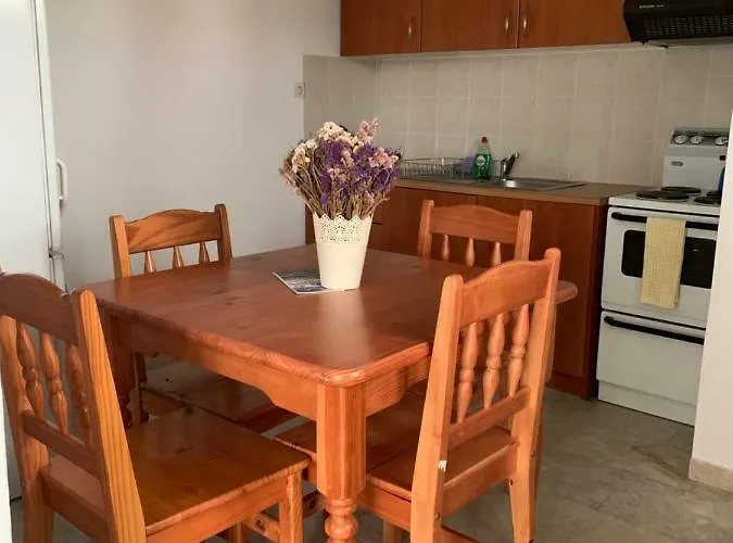 Anastasios Olive Garden Petalídhion